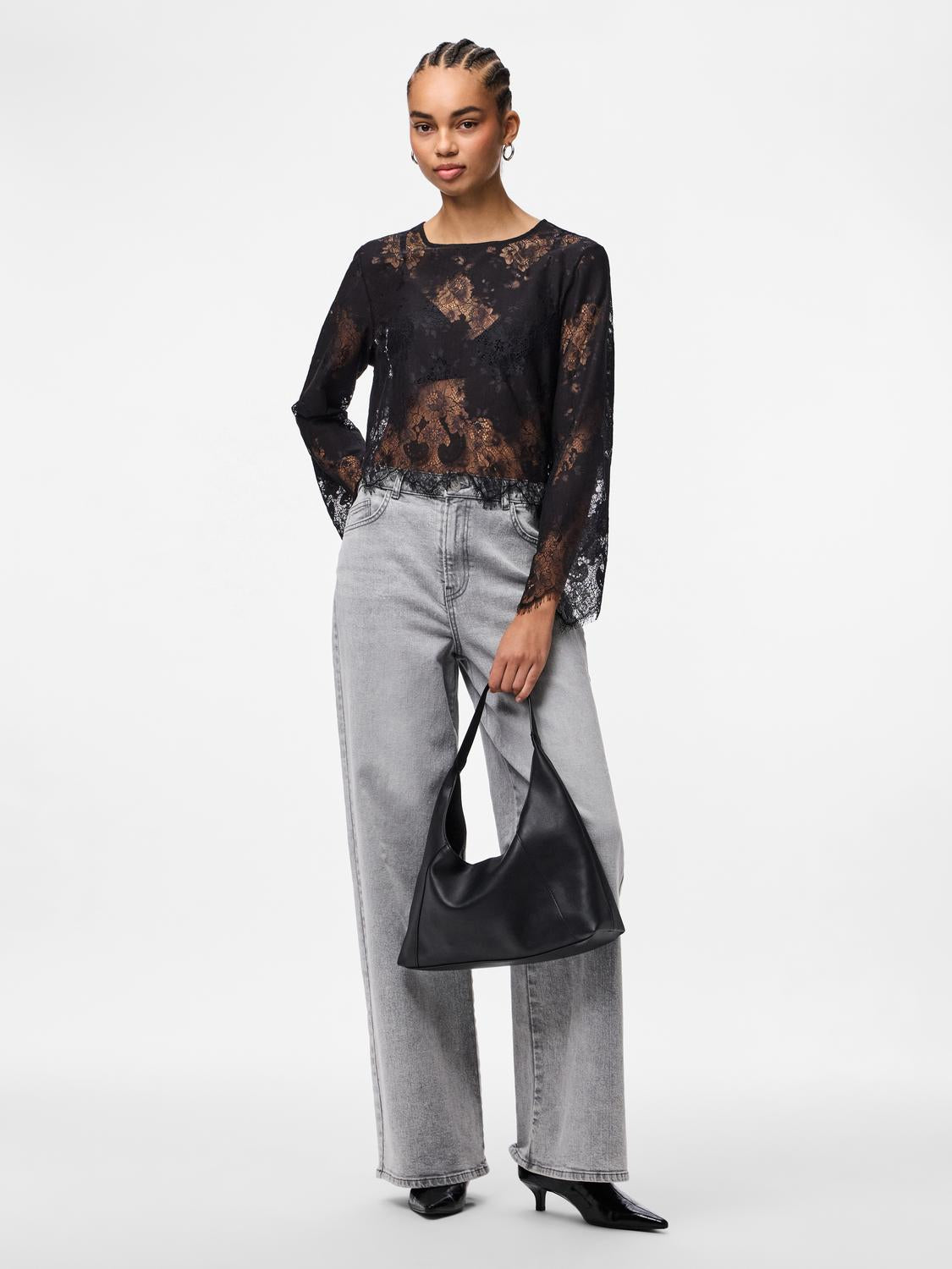 model_shot-front_full